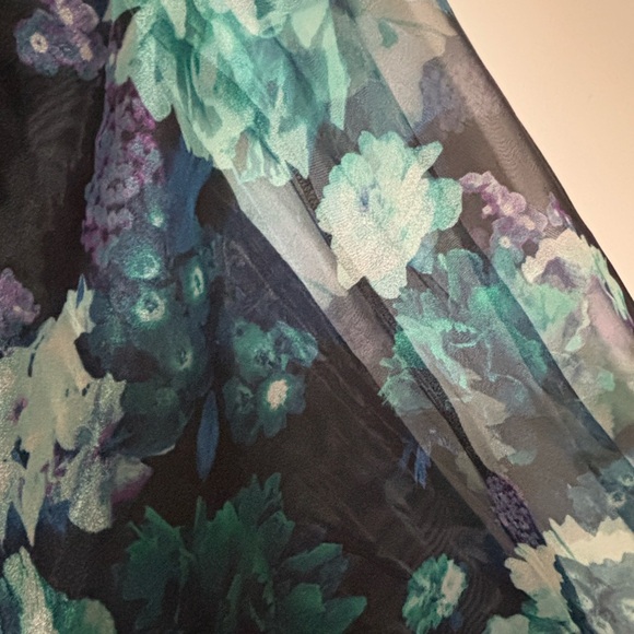 Floor-length Floral Formal Dress - Picture 4 of 8